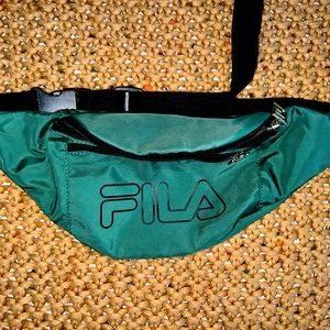 Fanny Packs (2)